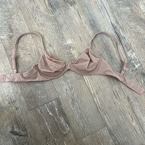 SKIMS Tan Underwire Bra with Adjustable Straps